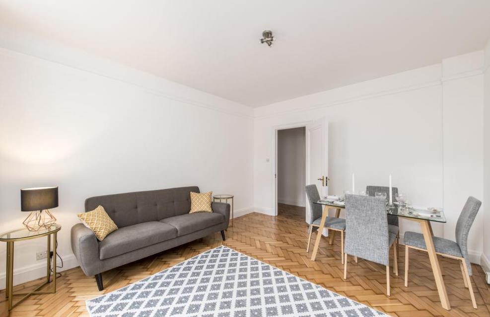 Flat Garden Road in City of Westminster