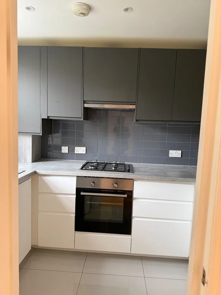Flat Chepstow Road in City of Westminster