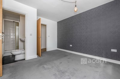 Flat Esparto Way in Horton Kirby and South Darenth