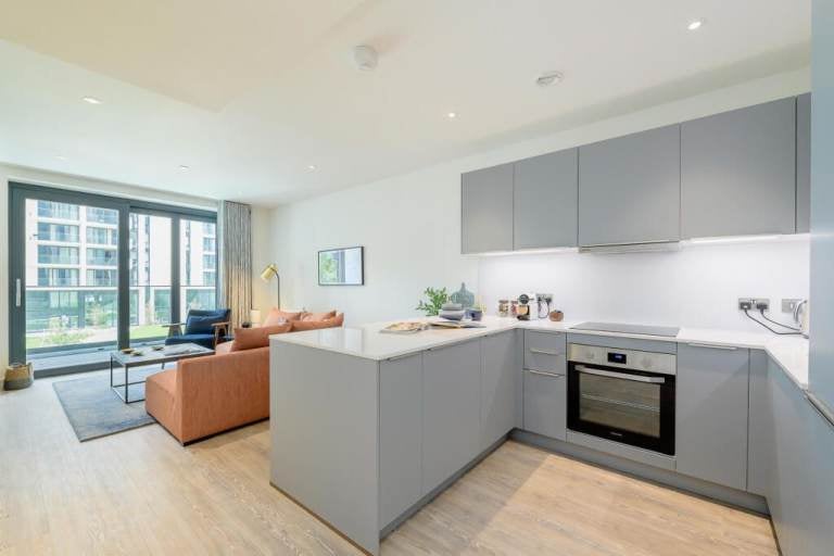 Room Queen Caroline Street in Greater London