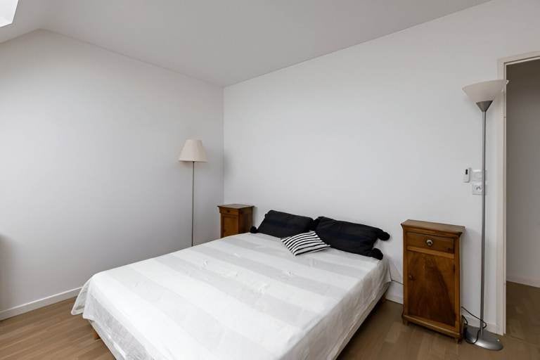 Room Queen Caroline Street in Greater London