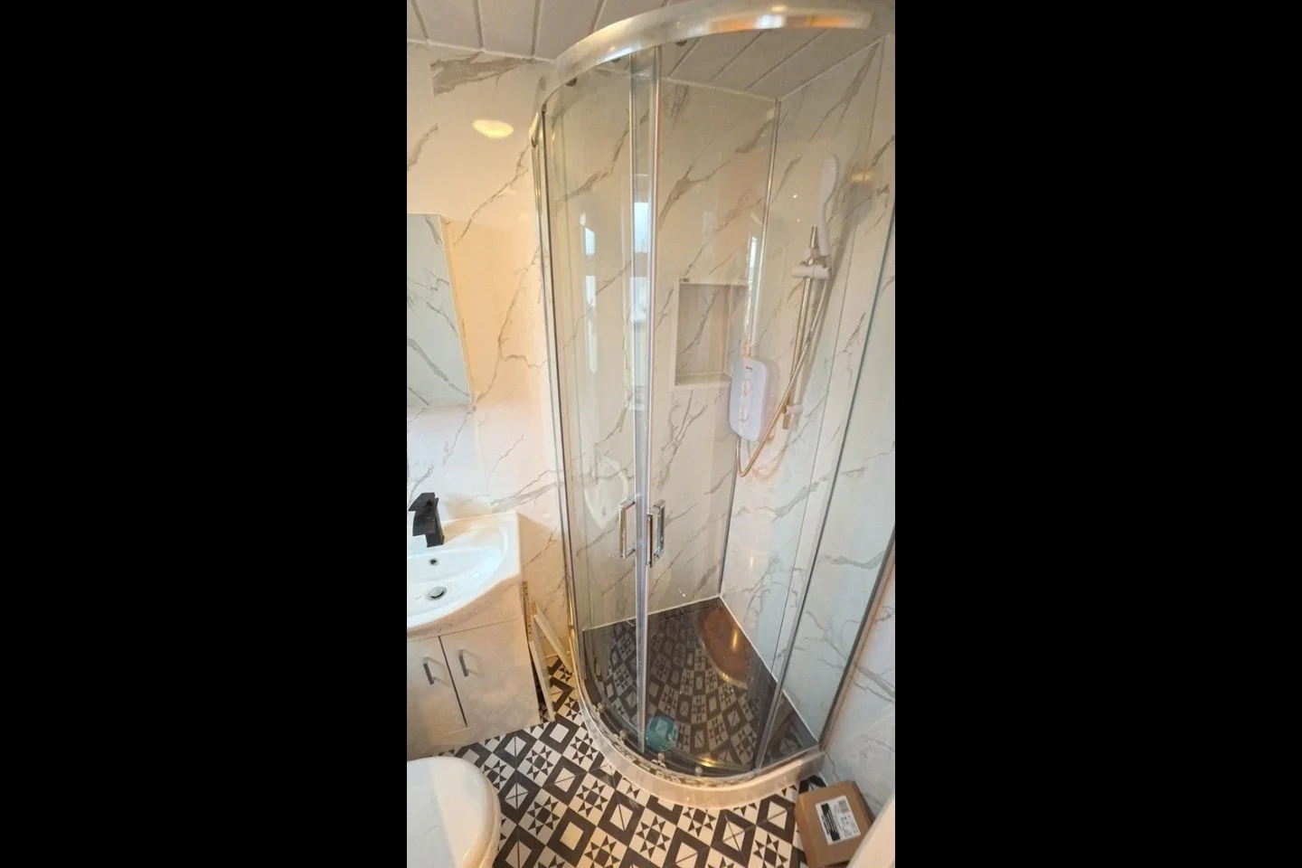 Room Oxlow Lane in Greater London