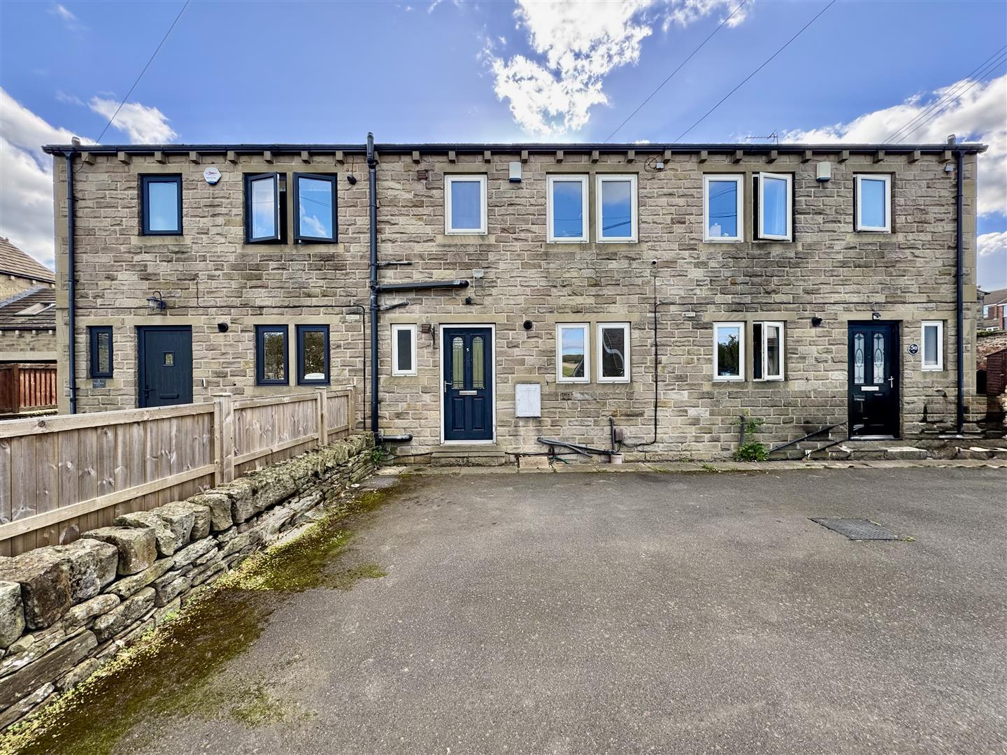 House Botany Lane in Kirkburton