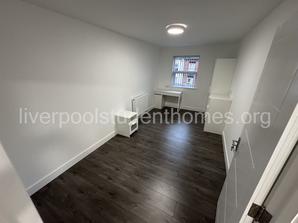 Flat Shaw Street in Liverpool