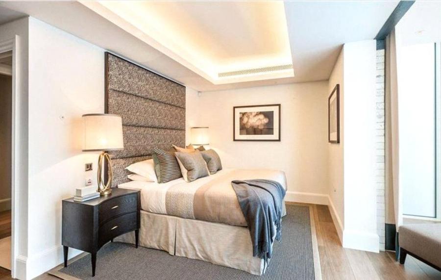 Flat Duke Street in City of Westminster