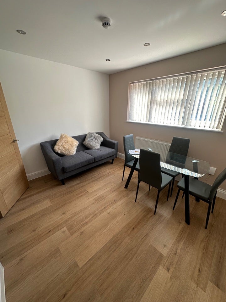 Room Hawthorne Crescent in Slough