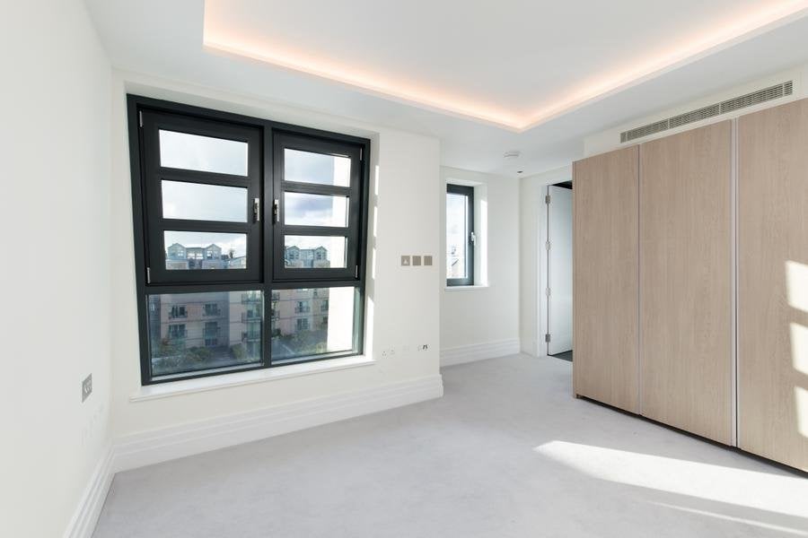 Flat Bark Place in City of Westminster