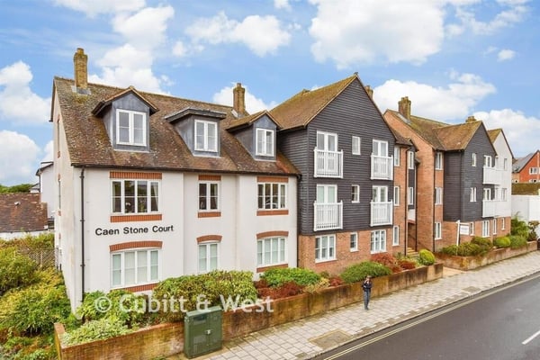 Flat Linkfield Lane in Reigate and Banstead