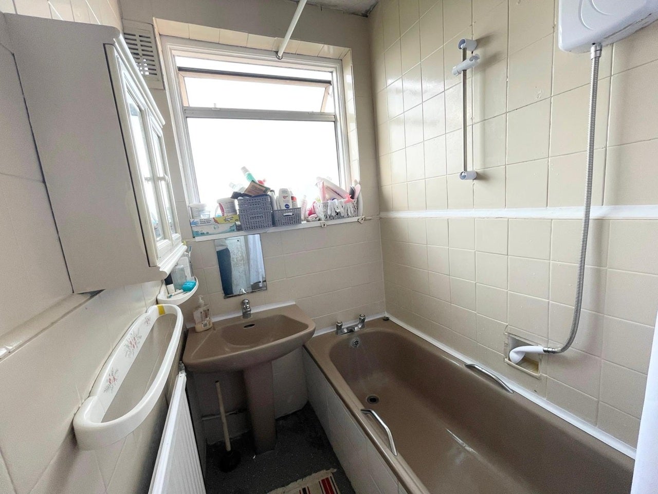 Room Higham Road in Greater London