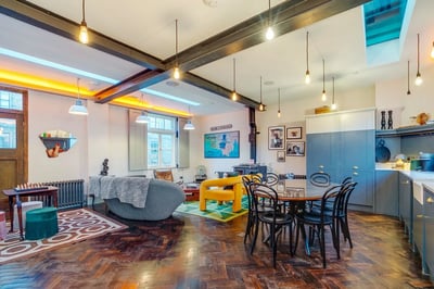 Flat Park Street in Greater London