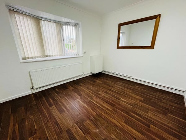 Flat Vicarage Lane in Coventry