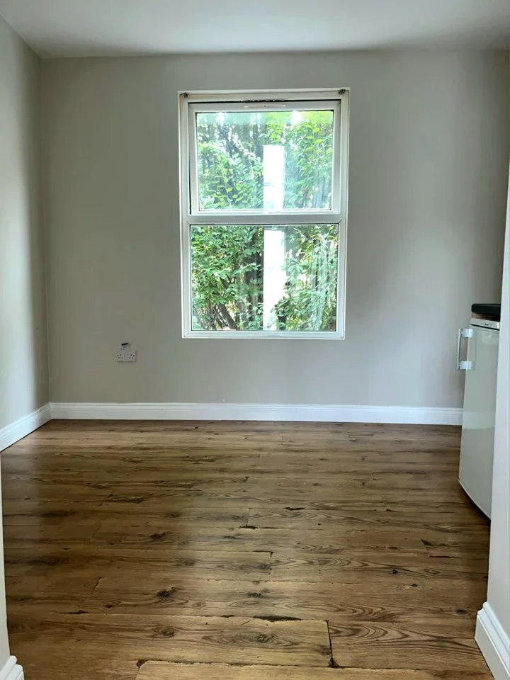 Flat Scotland Green in Greater London