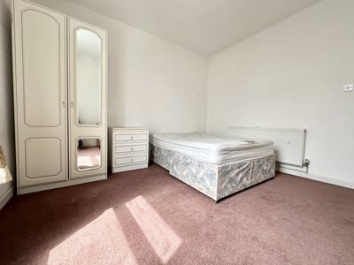 Flat Woodholm Road in Sheffield