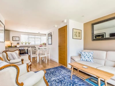 House Five Acres in Chichester