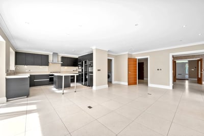 Flat Eastcott Close in Greater London