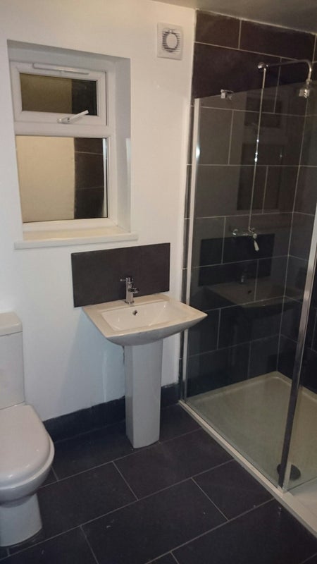 Room Homerton High Street in Greater London