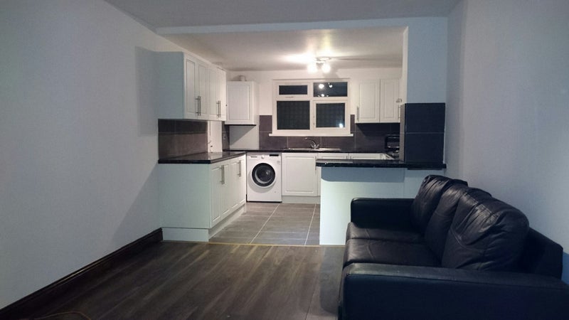 Room Homerton High Street in Greater London