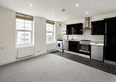 Flat Calvert Road in Greater London
