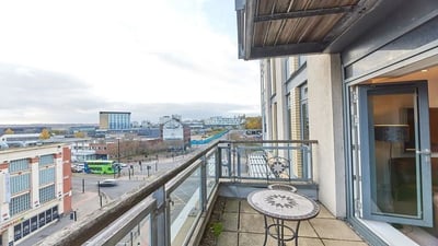 Flat Waterloo Square in Newcastle upon Tyne