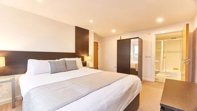 Flat Waterloo Square in Newcastle upon Tyne