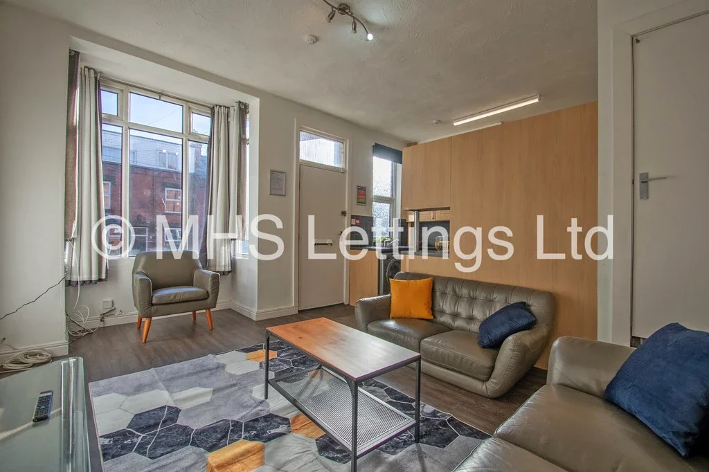 Flat Lumley Avenue in Leeds