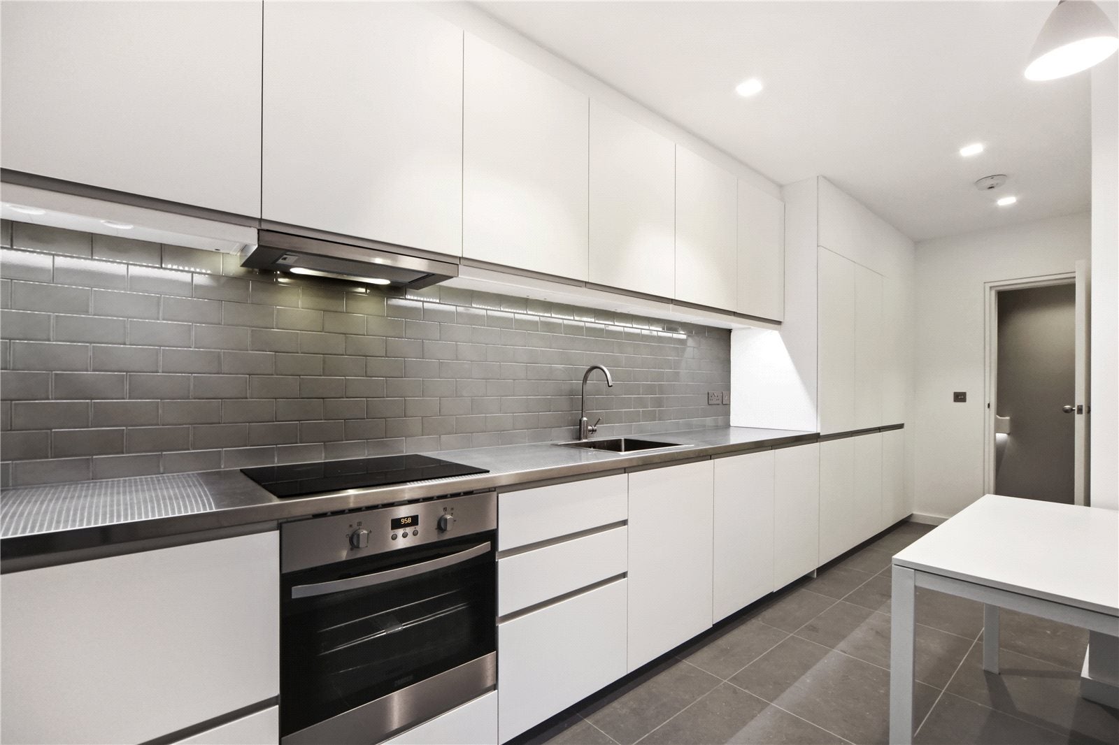 Flat Clarendon Road in Greater London