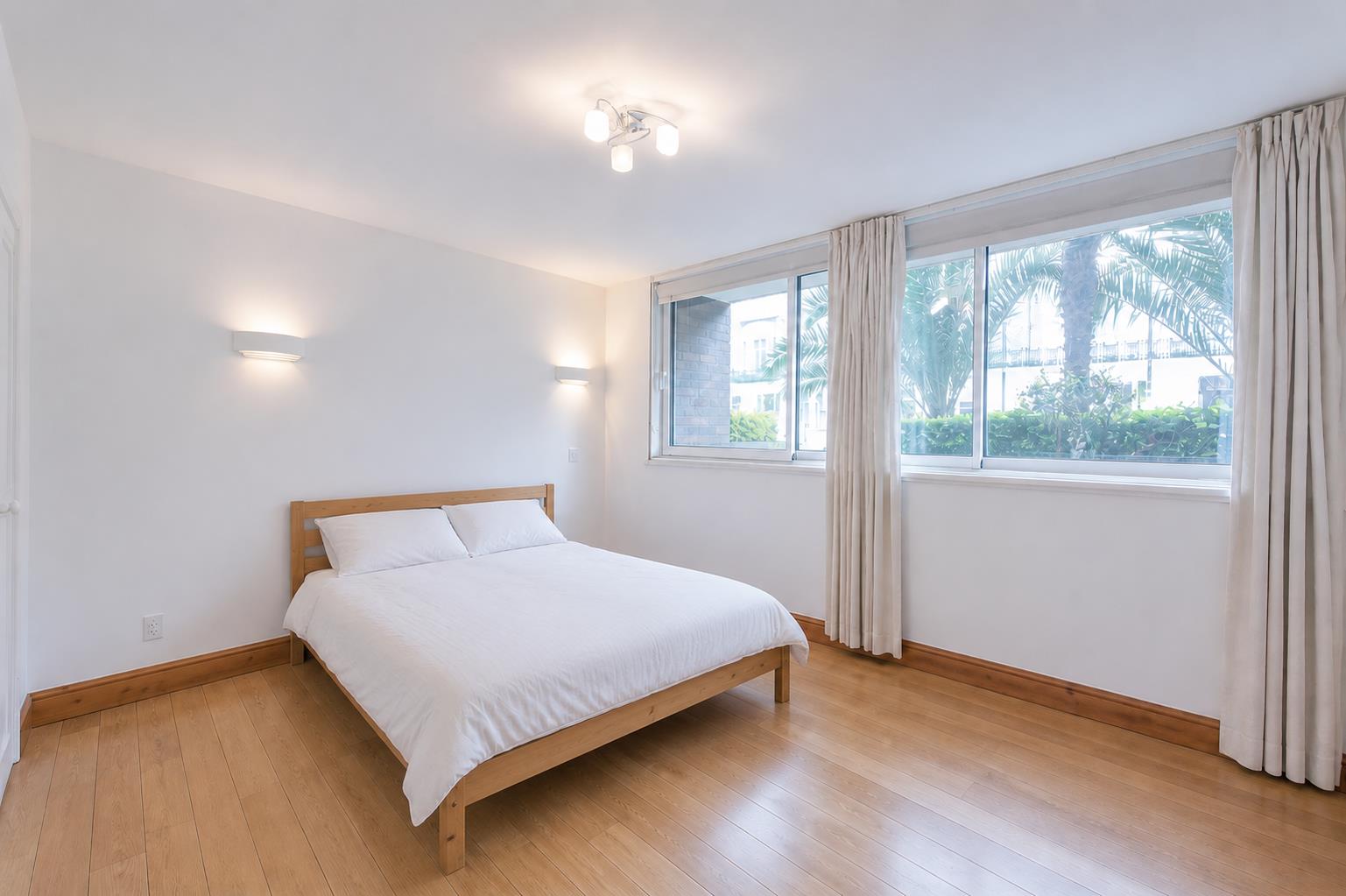Flat Cheyne Walk in Greater London