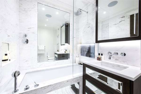 Flat Prince of Wales Terrace in Greater London