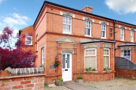 Flat Newtown Gardens in Henley on Thames