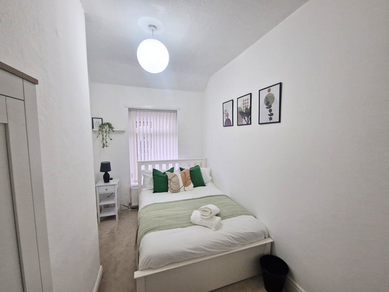 Room Leng Road in Manchester