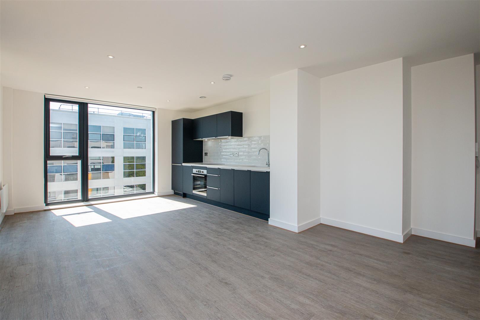 Flat Silbury Boulevard in Central Milton Keynes
