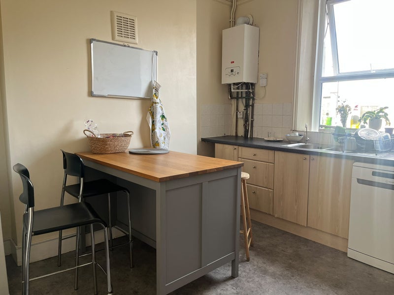 Flat Harrow Road in City of Westminster
