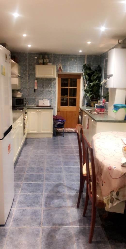 Room Brookscroft Road in Greater London