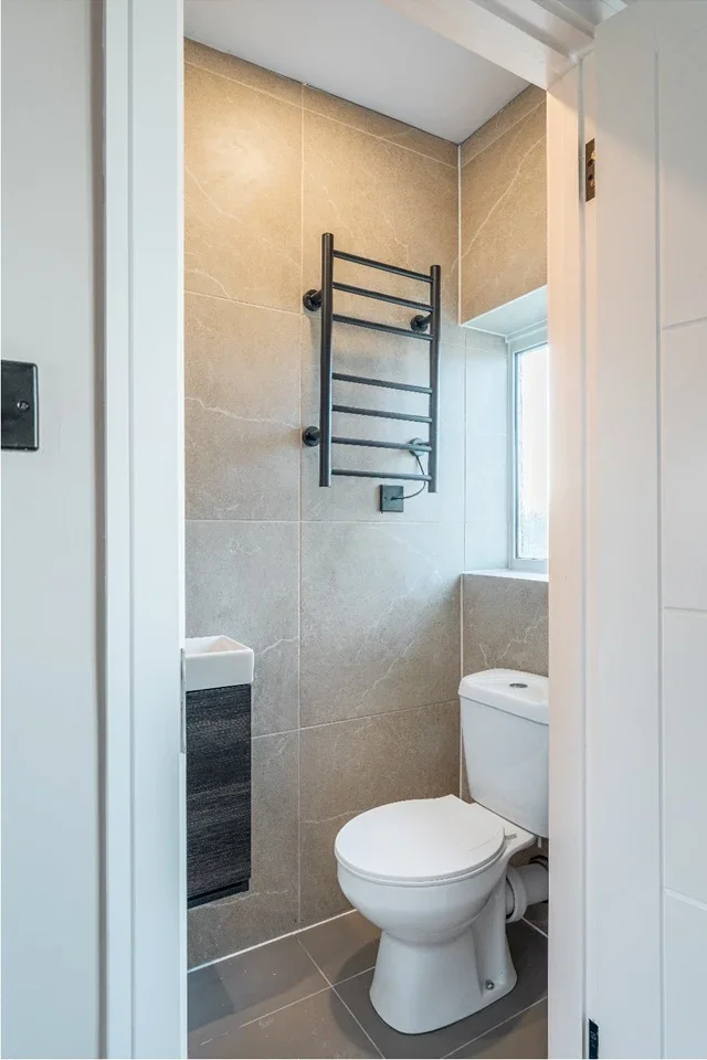Room Hamilton Avenue in Elmbridge