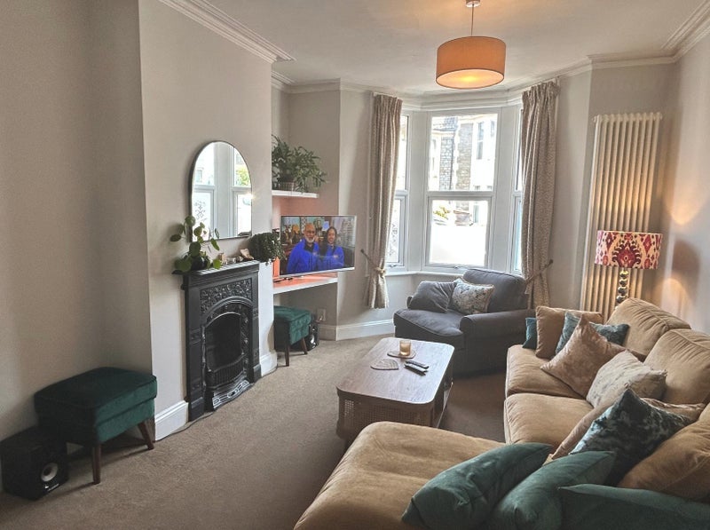 Room Upton Road in Bristol