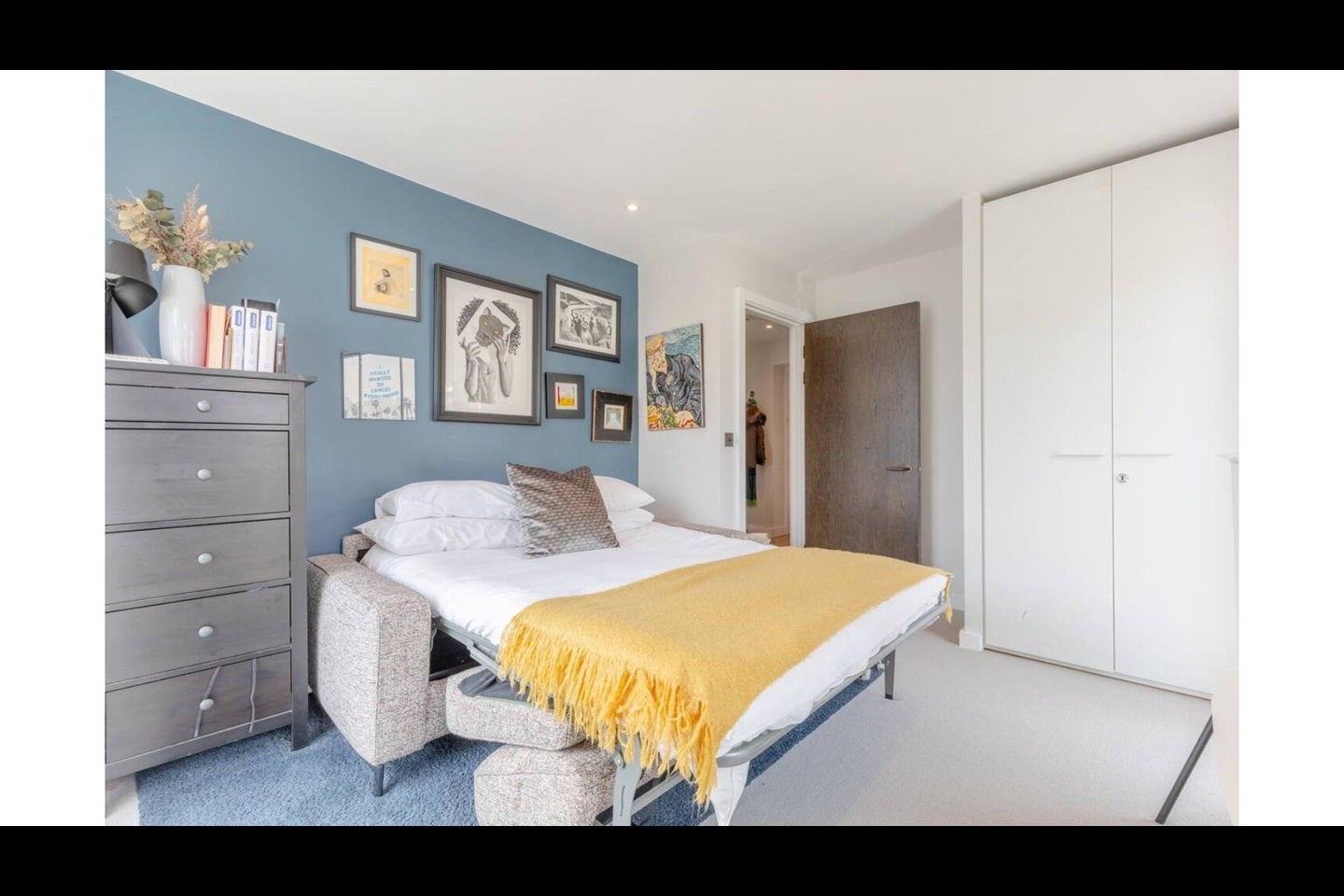 Flat Taybridge Road in Greater London