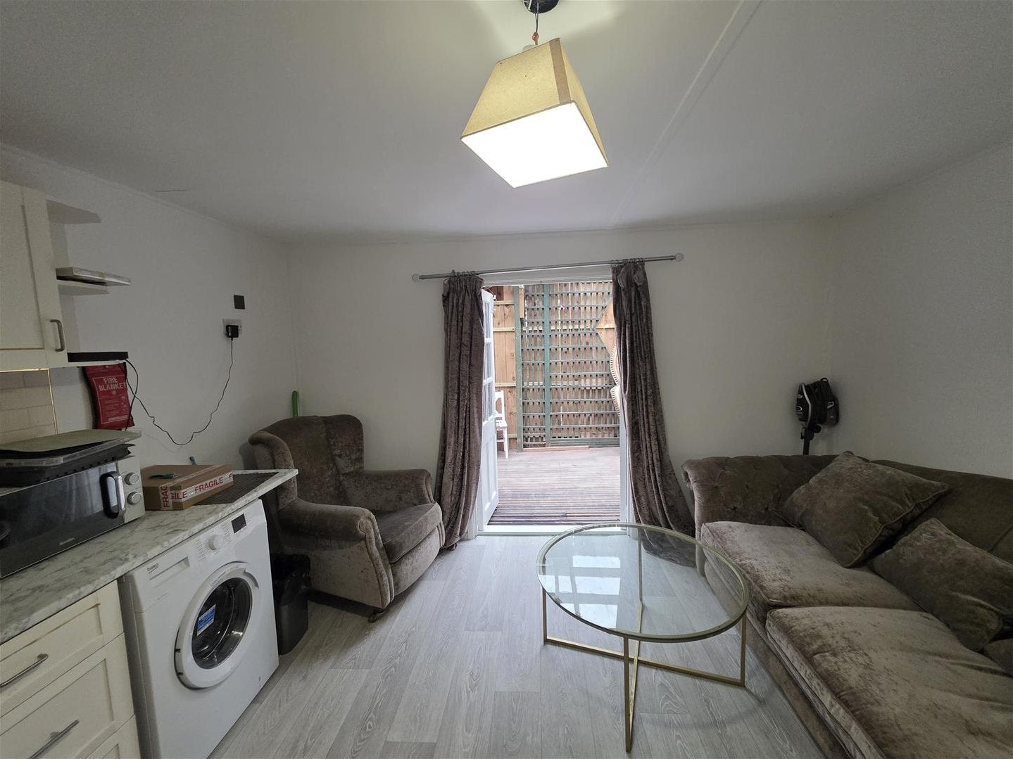 Flat Hendon Wood Lane in Greater London