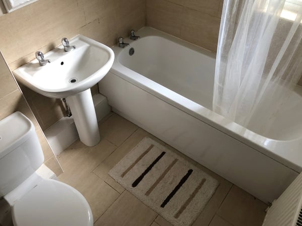 Room Hawton Crescent in Nottingham