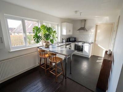 Room Hawton Crescent in Nottingham