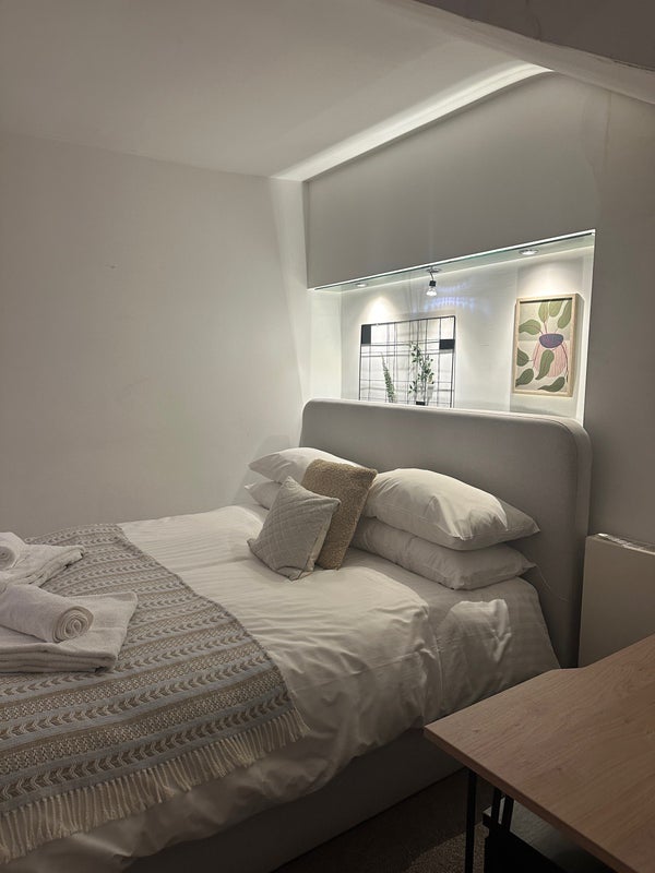 Room Woodborough Road in Nottingham