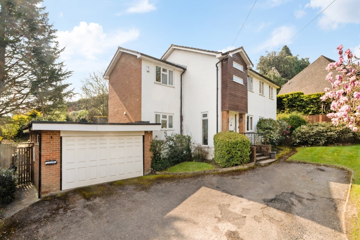 House Oak End Way in Gerrards Cross