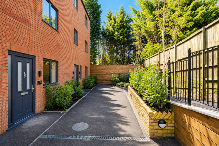 Flat Lambert Court in Hertsmere
