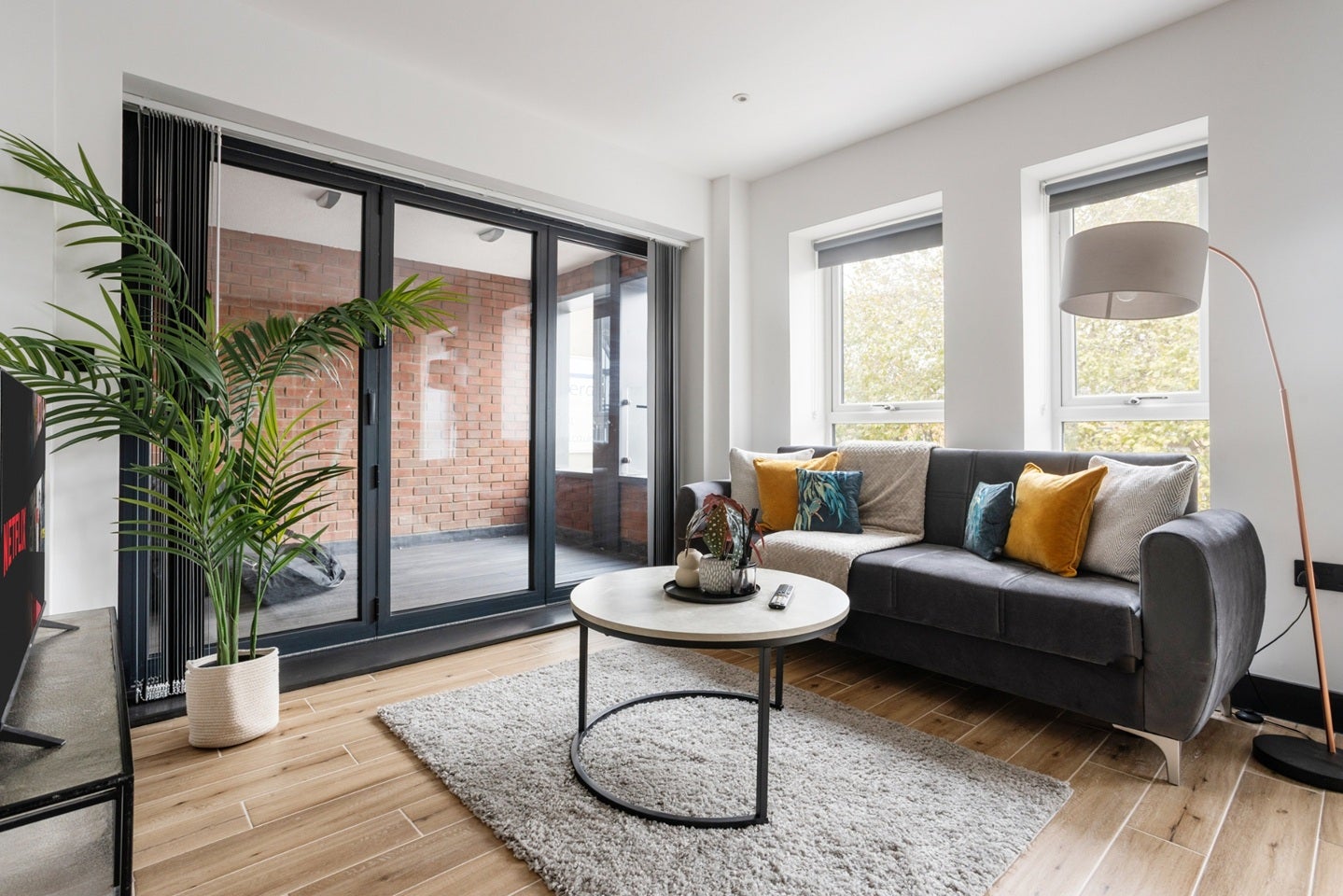 Flat Ballards Lane in Greater London