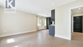 Flat Stoneleigh Park Road in Epsom and Ewell