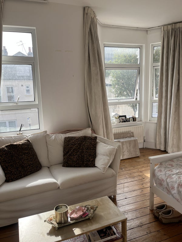 Room Beryl Road in Greater London