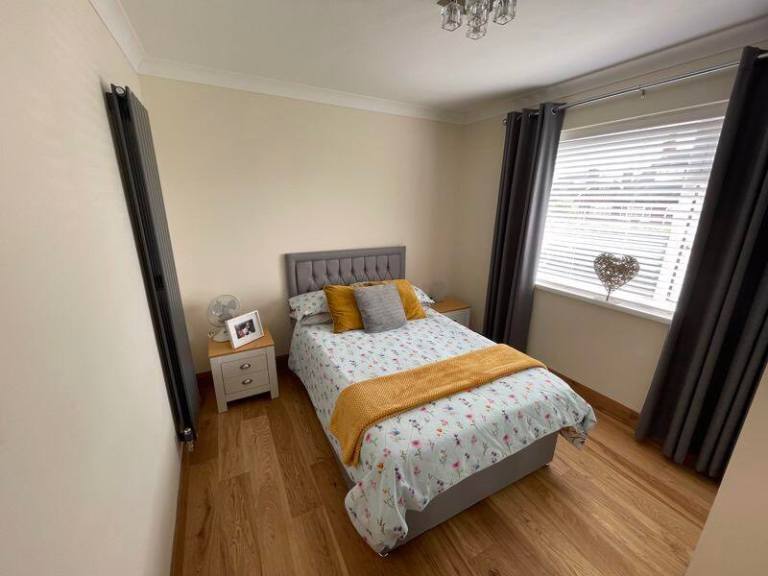 Room Balham Station Road in Greater London