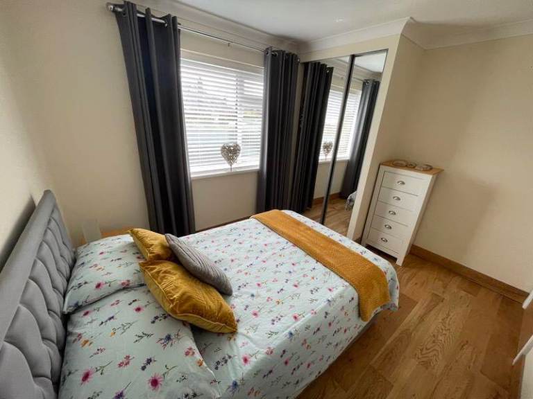 Room Balham Station Road in Greater London
