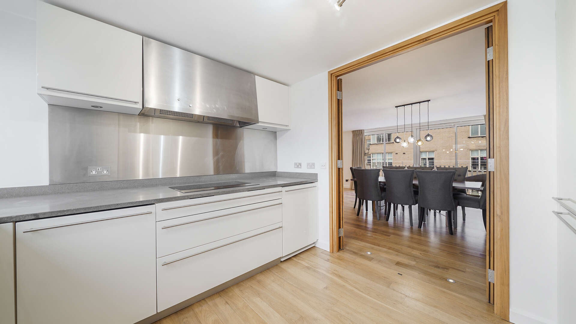 Flat William Mews in City of Westminster