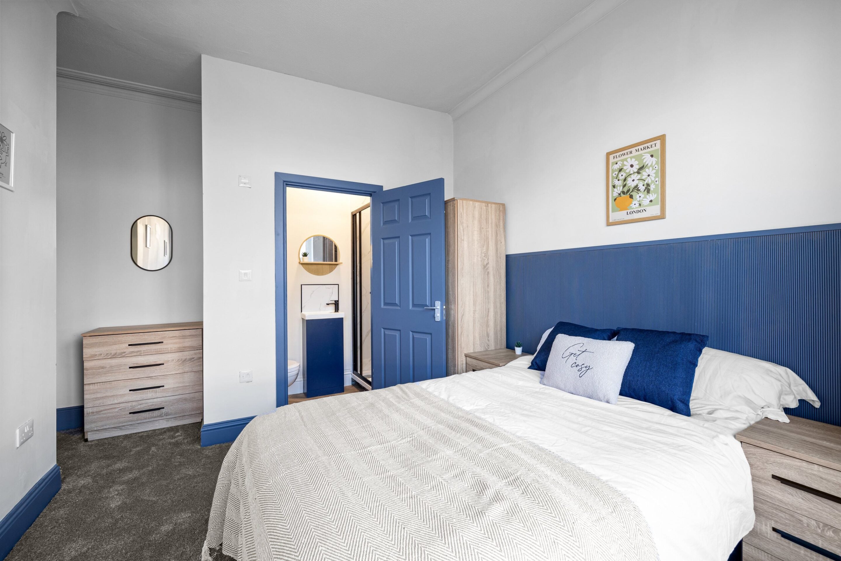 Room Chaddlewood Avenue in Plymouth