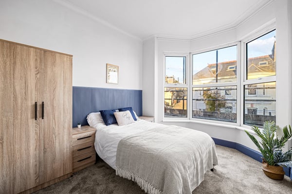 Room Chaddlewood Avenue in Plymouth